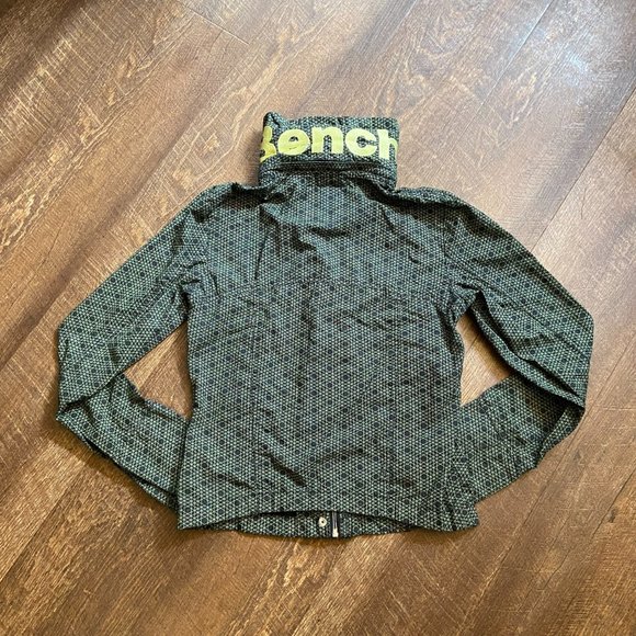Bench Hidden Hood Windbreaker - Small - Picture 3 of 8